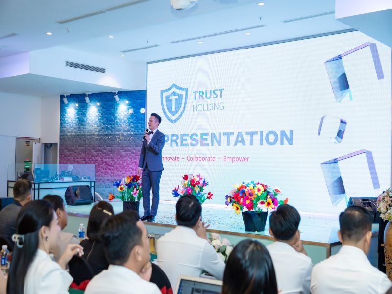 Kinh nghiệm và kỹ năng giao tiếp là chìa khóa giúp MC dẫn dắt hội nghị suôn sẻ và ấn tượng