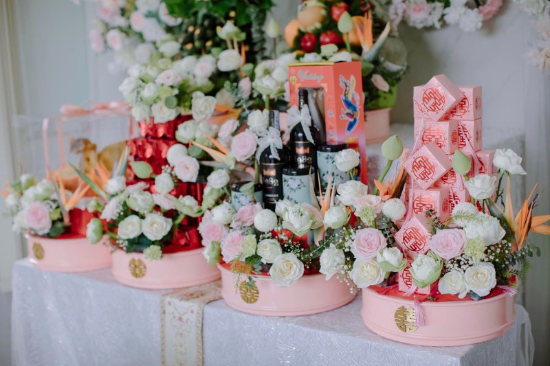 M&acirc;m quả v&agrave; lễ vật cưới hỏi được chuẩn bị ph&ugrave; hợp với phong tục v&agrave; thỏa thuận của hai gia đ&igrave;nh