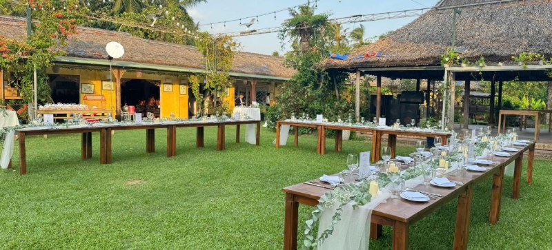 Kh&ocirc;ng gian s&acirc;n vườn xanh m&aacute;t b&ecirc;n s&ocirc;ng S&agrave;i G&ograve;n tại B&igrave;nh An Village, ph&ugrave; hợp tổ chức Year End Party ngo&agrave;i trời