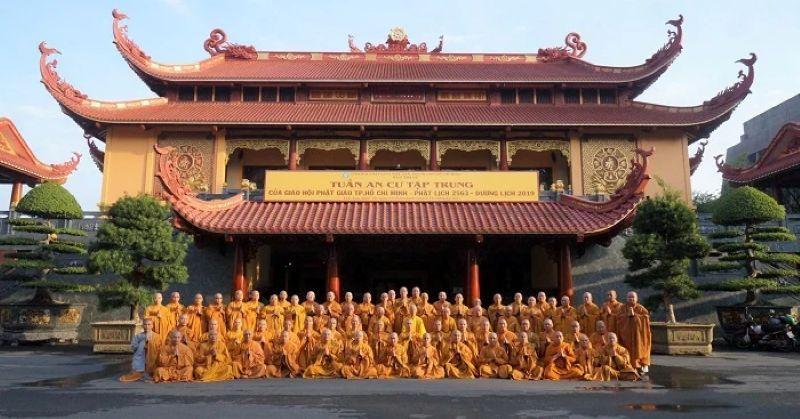 Ch&ugrave;a Việt Nam Quốc Tự