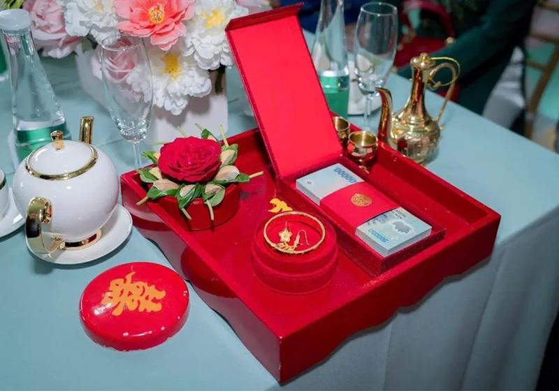 Thể hiện sự tr&acirc;n trọng v&agrave; lời cảm ơn ch&acirc;n th&agrave;nh gửi đến c&ocirc;ng ơn dưỡng dục của nh&agrave; g&aacute;i