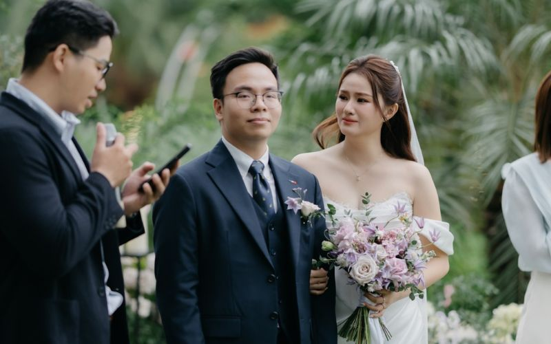 Người phát bi&ecirc;̉u góp ph&acirc;̀n d&acirc;̃n dắt đám cưới th&ecirc;m trọn vẹn, truy&ecirc;̀n đạt được cảm xúc đ&ecirc;́n người tham dự