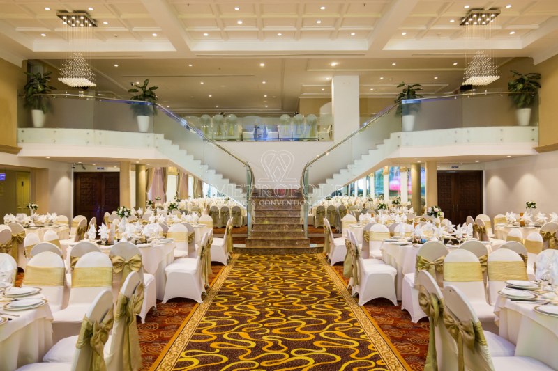 Kh&ocirc;ng gian sảnh tiệc Metropole với thiết kế sang trọng, ph&ugrave; hợp tổ chức gala dinner v&agrave; chương tr&igrave;nh vinh danh nh&acirc;n vi&ecirc;n